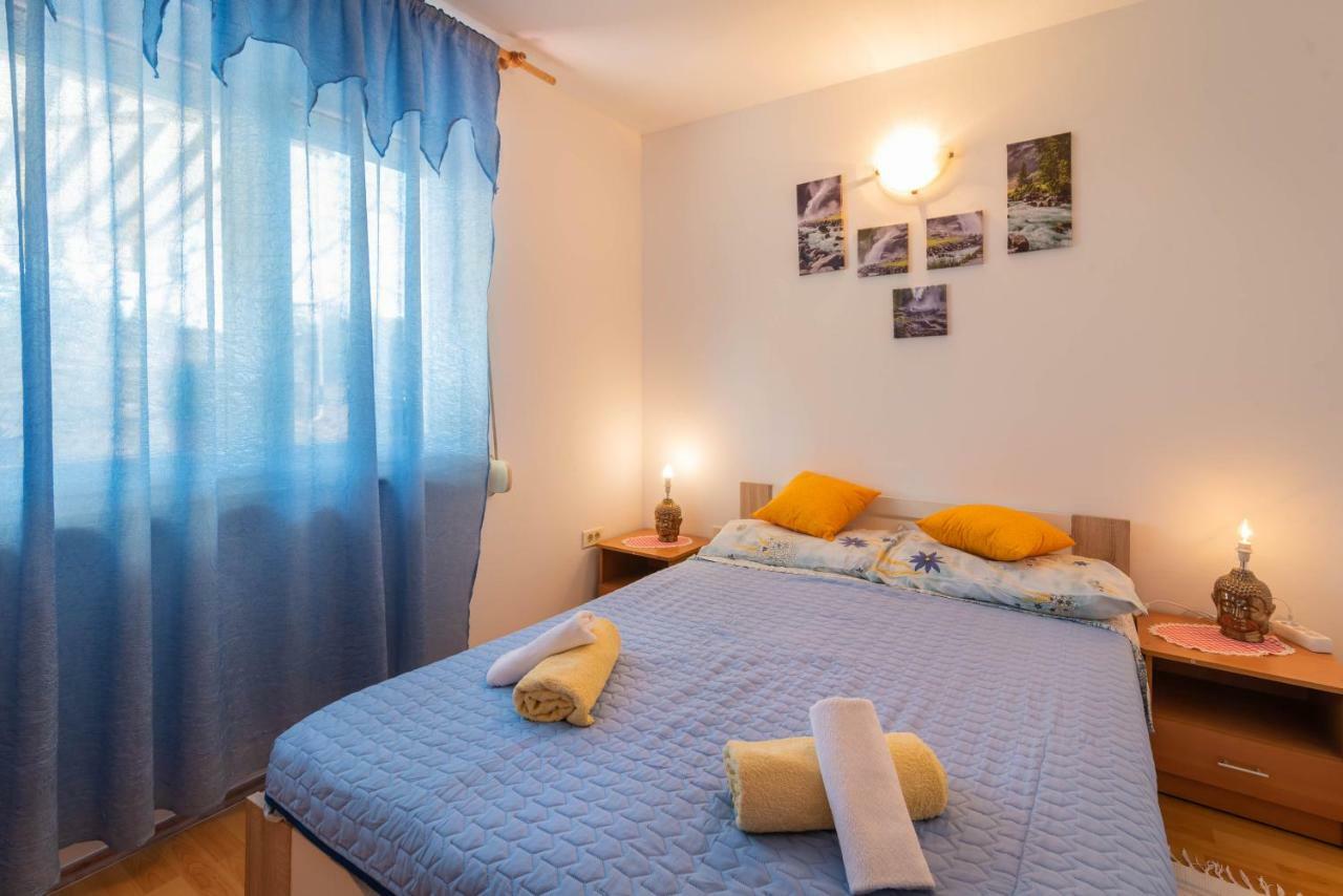 Nostress Apartment Pula Buitenkant foto